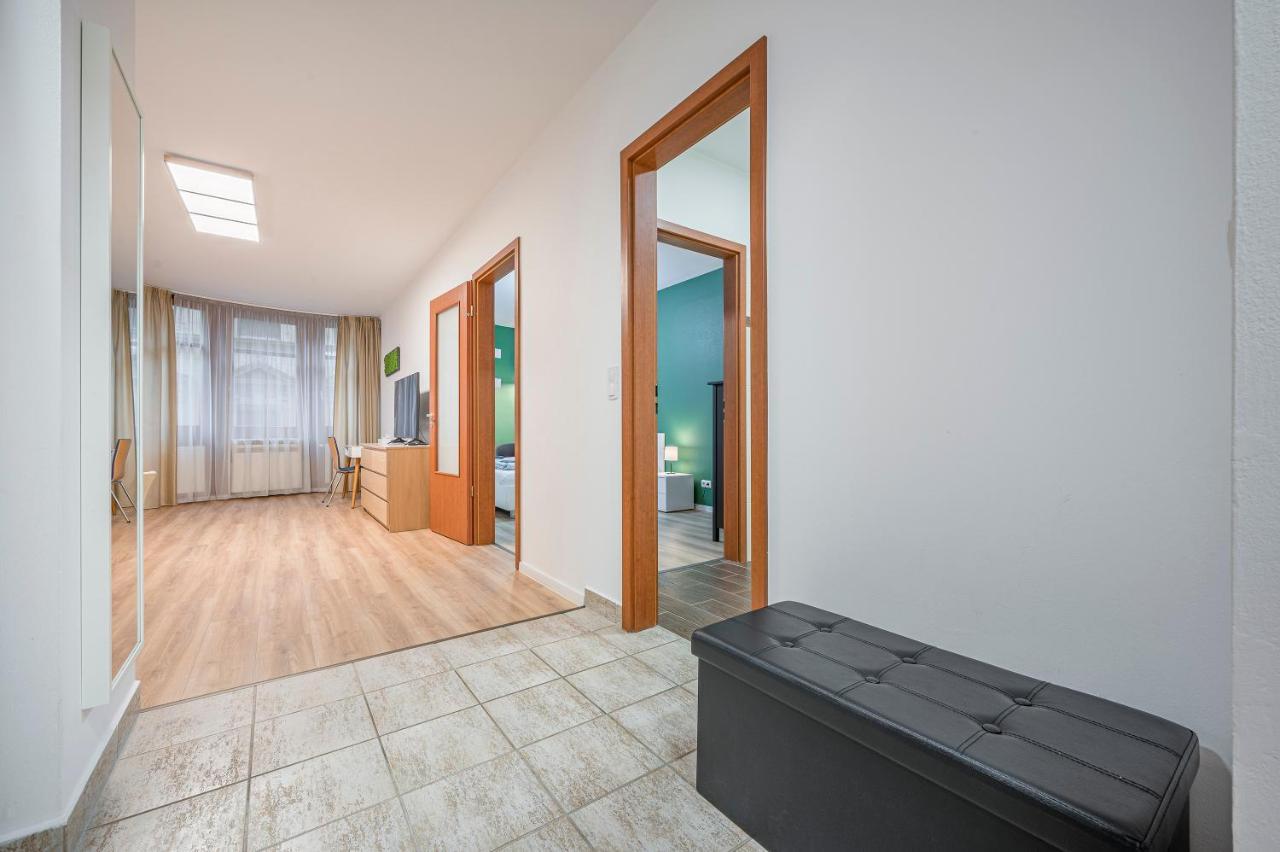 Modern Apartment With Garage Budapest Exterior photo
