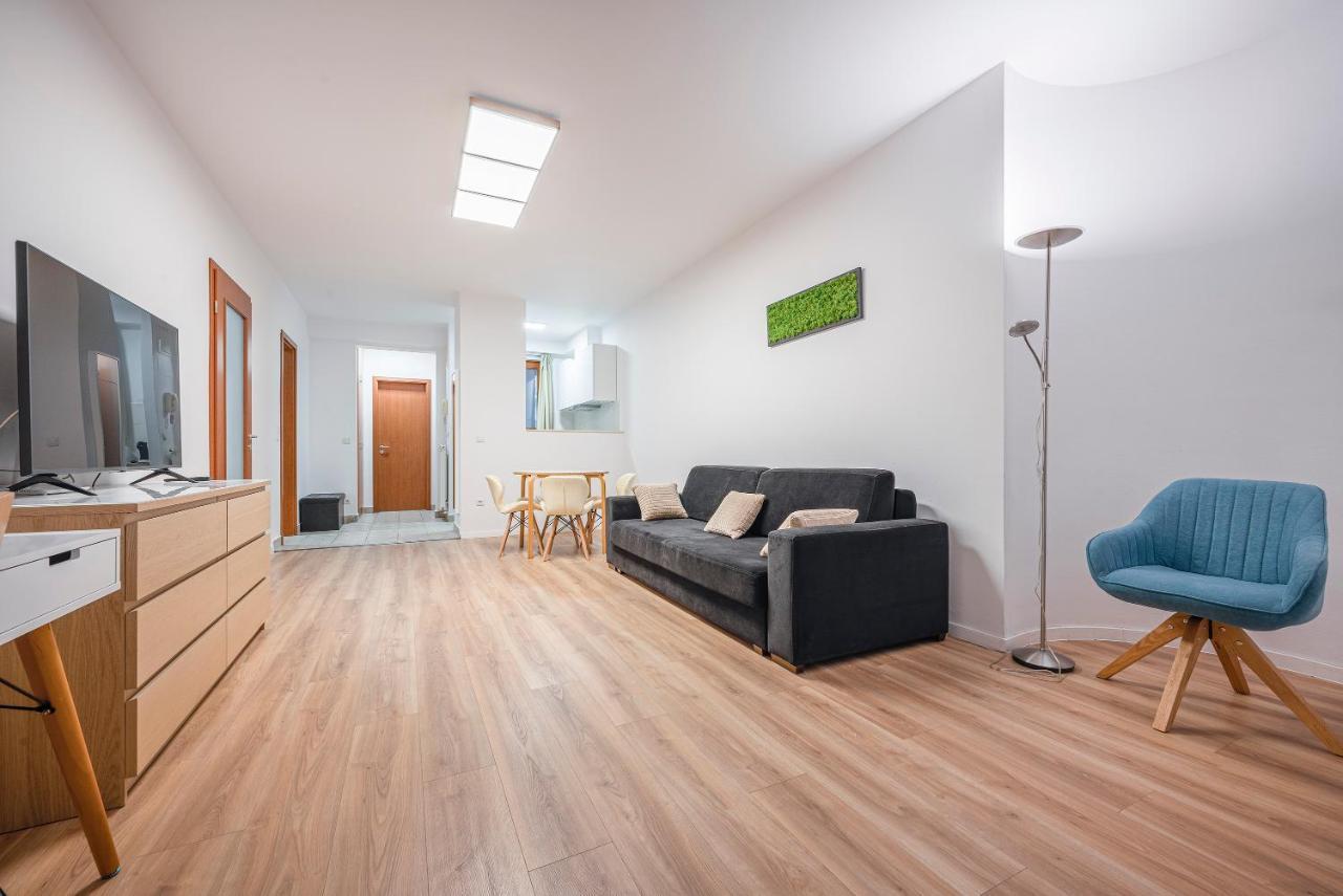 Modern Apartment With Garage Budapest Exterior photo
